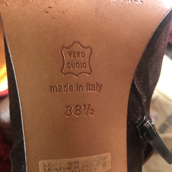 Charles David suede boots with brass studs - Picture 6 of 6